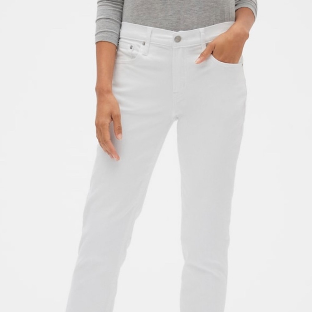 White Gap classic straight leg jeans